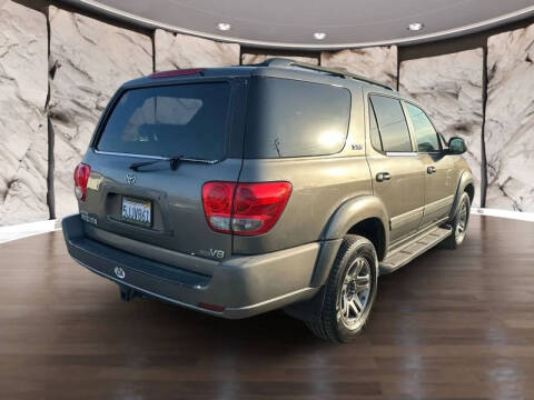 2005 Toyota Sequoia SR5