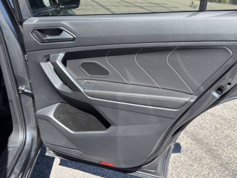 2022 Volkswagen Tiguan SE R-Line Black