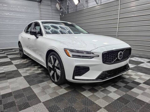 2025 Volvo S60 T8 Plus