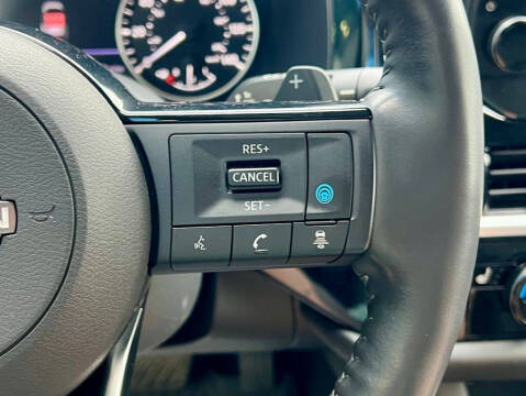 2022 Nissan Pathfinder SL