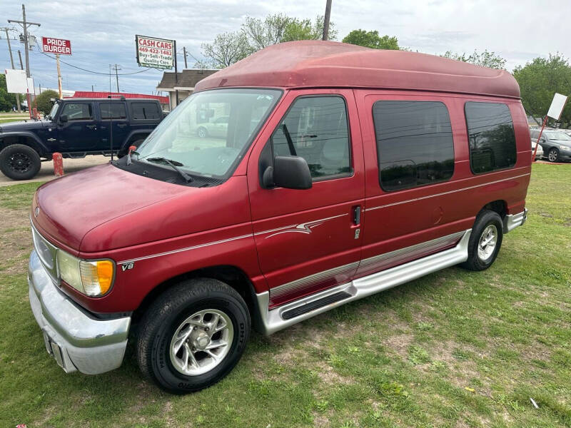2002 Ford E-Series for sale at Texas Select Autos LLC in Mckinney TX