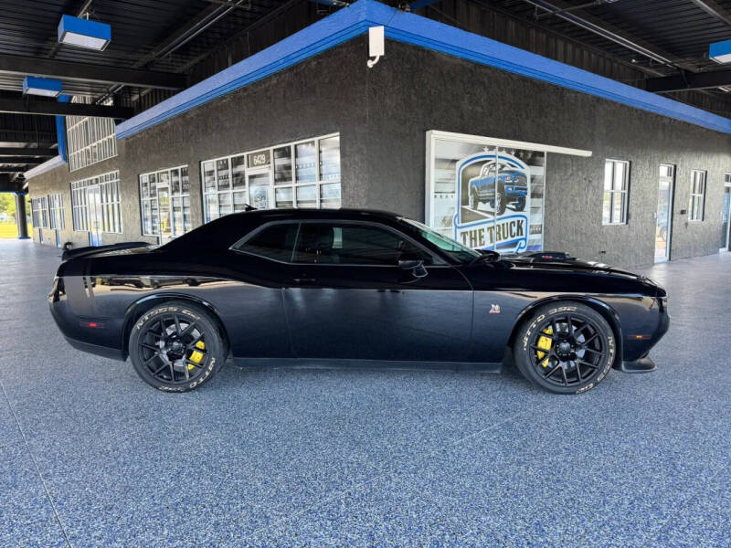 2016 Dodge Challenger 392 HEMI Scat Pack Shaker