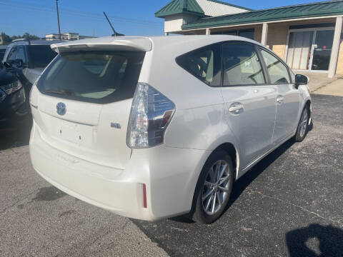 2013 Toyota Prius v Five
