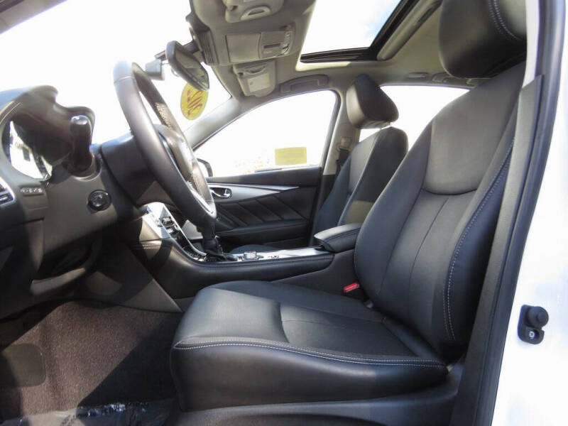 2022 Infiniti Q50 Luxe