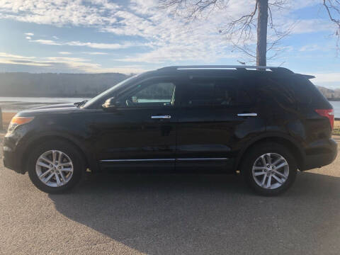 2012 Ford Explorer for sale at Monroe Auto's, LLC in Parsons TN