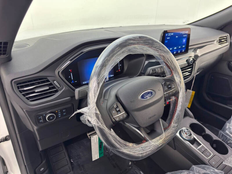 2024 Ford Escape Hybrid ST-Line Select