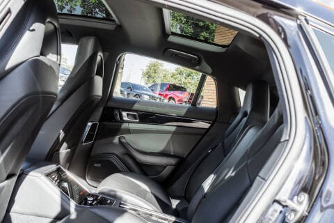 2018 Porsche Panamera 4