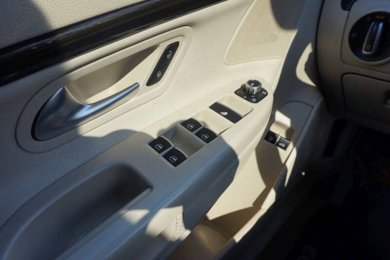 2013 Volkswagen Eos Executive SULEV