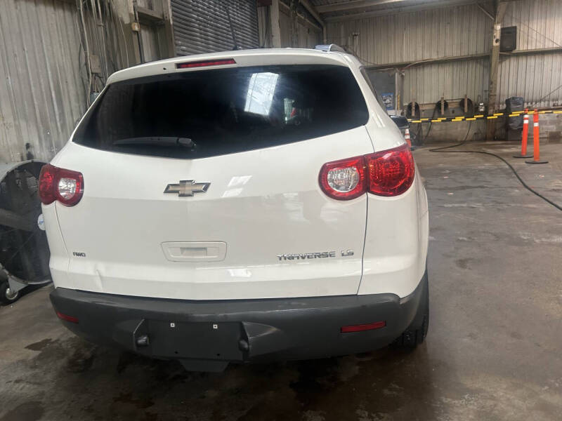 2011 Chevrolet Traverse LS