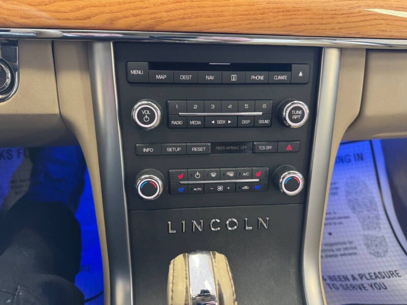 2011 Lincoln MKS