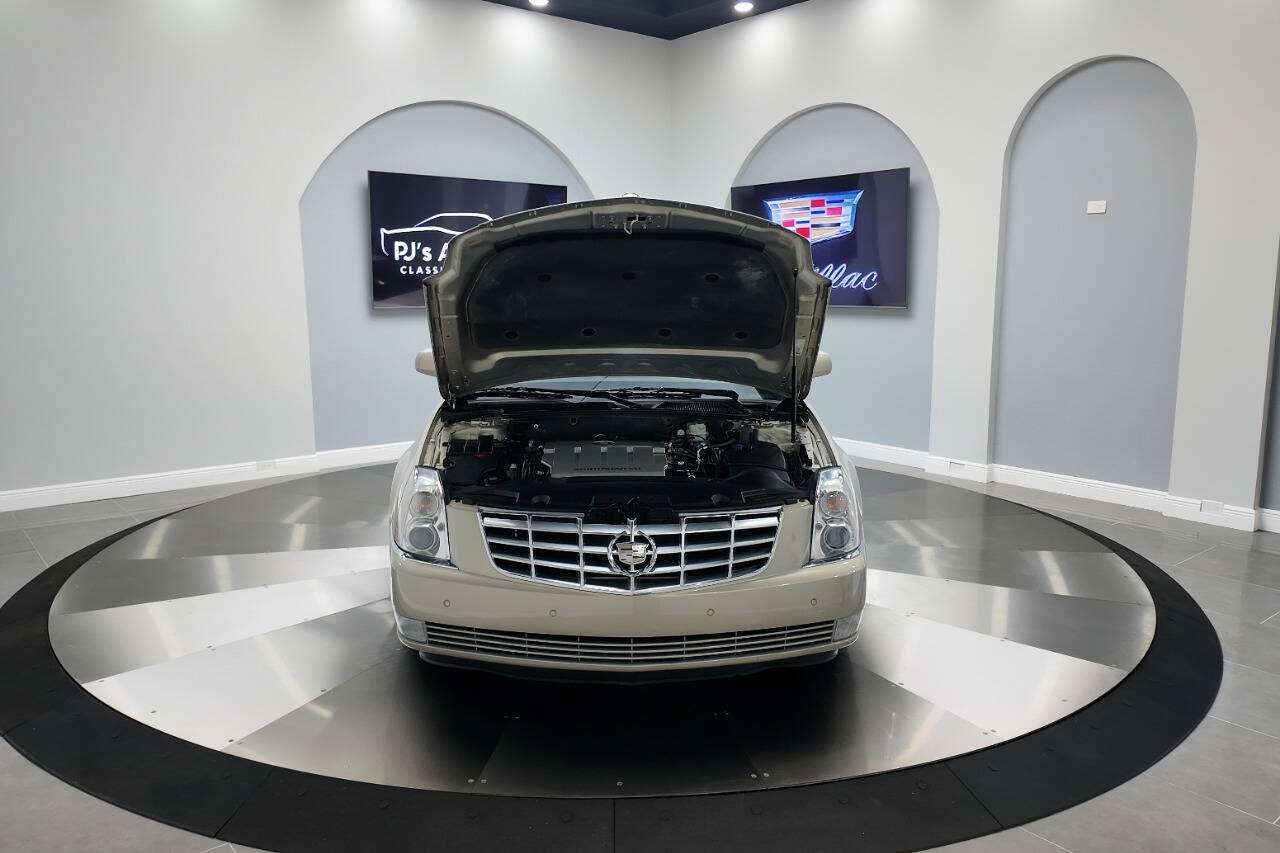 2009 Cadillac DTS 44