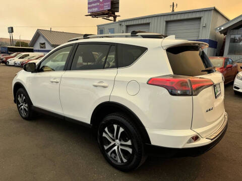 2018 Toyota RAV4 LE