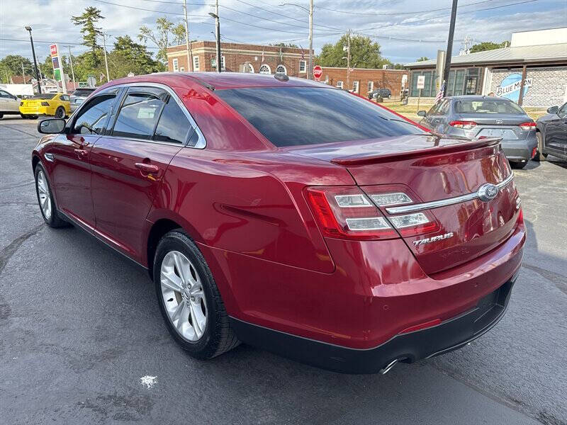 2016 Ford Taurus SEL