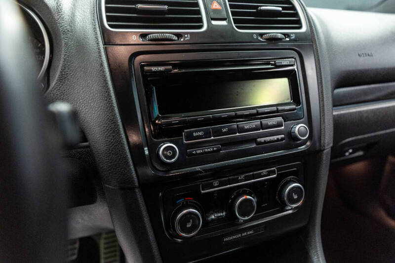 2014 Volkswagen GTI Wolfsburg Edition PZEV