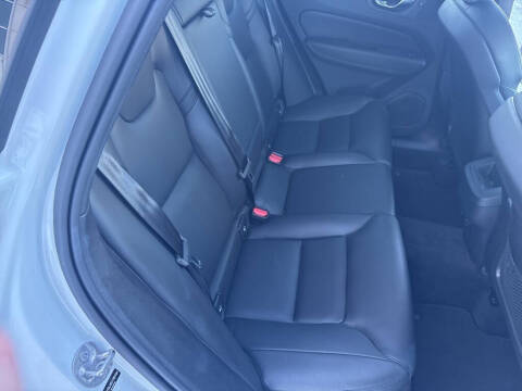 2025 Volvo XC60 B5 Core Dark Theme