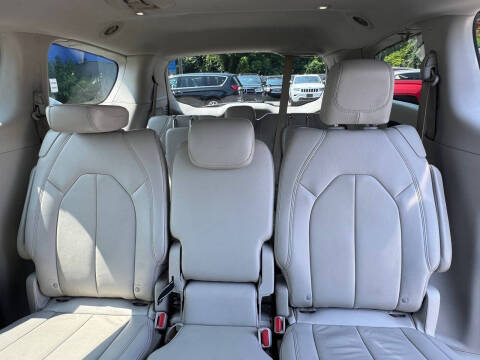 2017 Chrysler Pacifica Touring-L