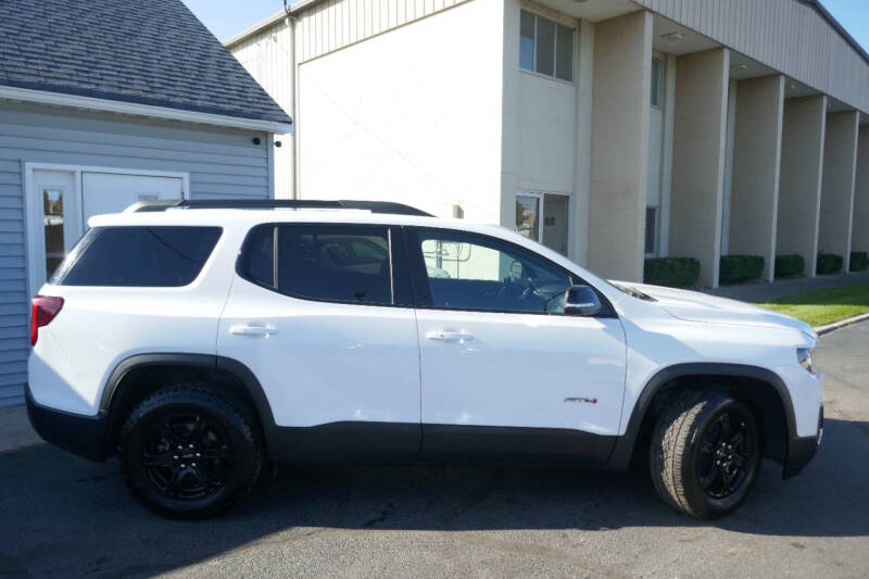 2023 GMC Acadia AT4