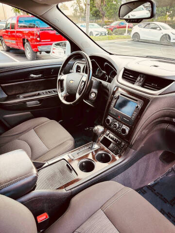 2017 Chevrolet Traverse LT