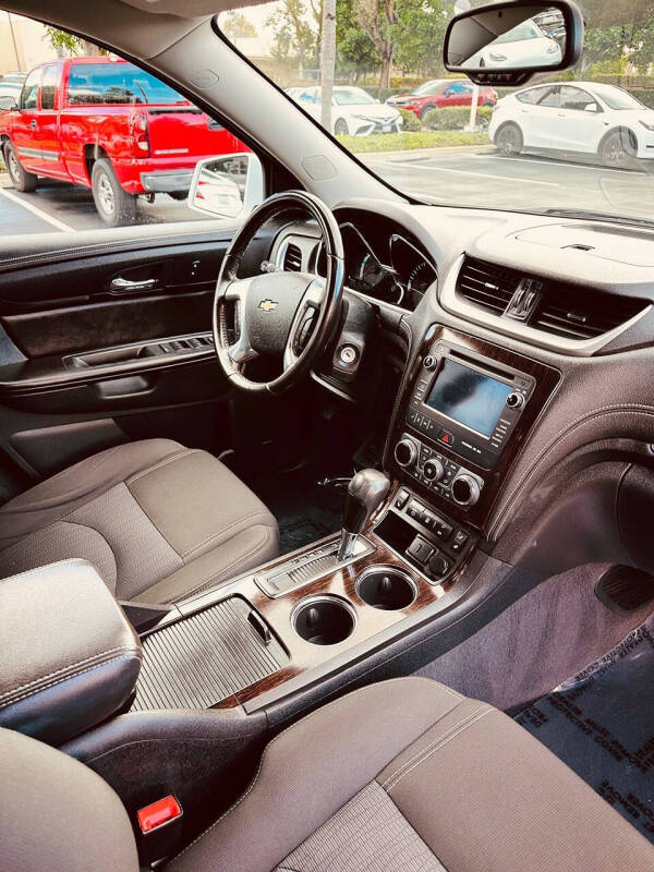 2017 Chevrolet Traverse LT