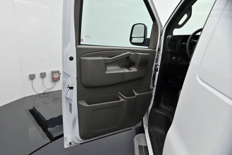 2024 Chevrolet Express 2500