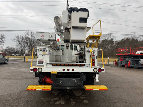 2012 Freightliner M2 106