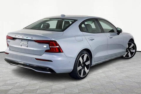 2024 Volvo S60 Recharge T8 Ultimate Dark Theme