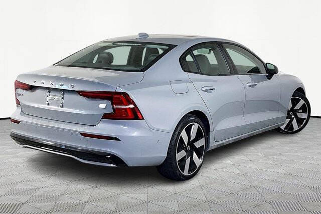 2024 Volvo S60 Recharge T8 Ultimate Dark Theme