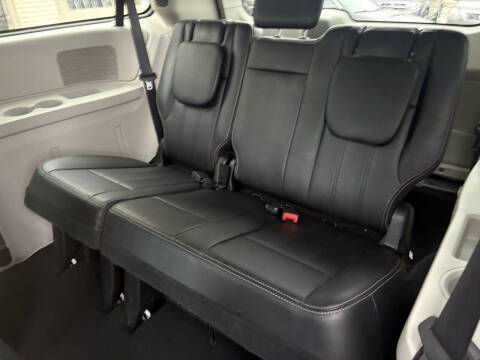 2016 Chrysler Town and Country Touring