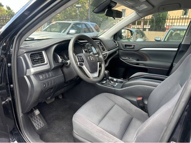 2019 Toyota Highlander for sale at Tracy Auto Depot in Tracy, CA