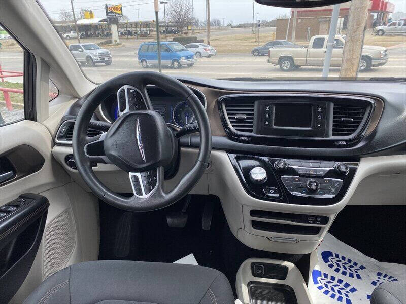 2017 Chrysler Pacifica LX