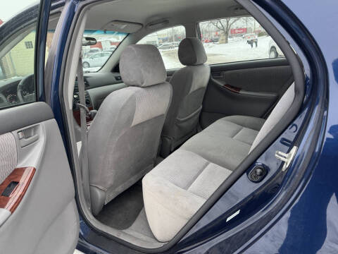 2005 Toyota Corolla LE