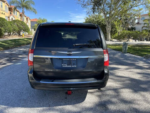 2012 Chrysler Town and Country Touring-L