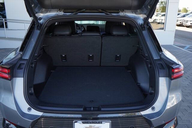 2025 Chevrolet Equinox EV LT 2