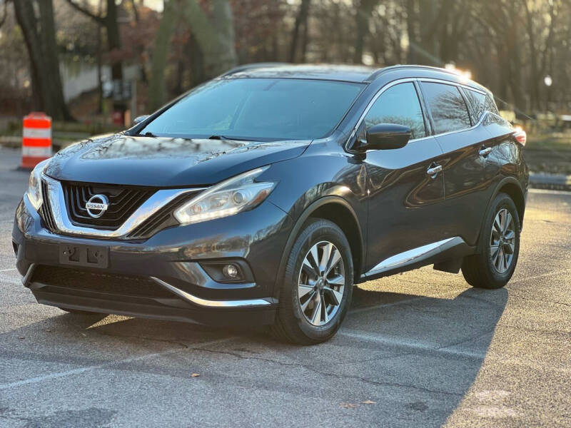 Nissan Murano's photo