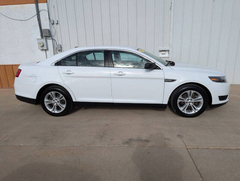 2018 Ford Taurus for sale at Parkway Motors in Osage Beach MO