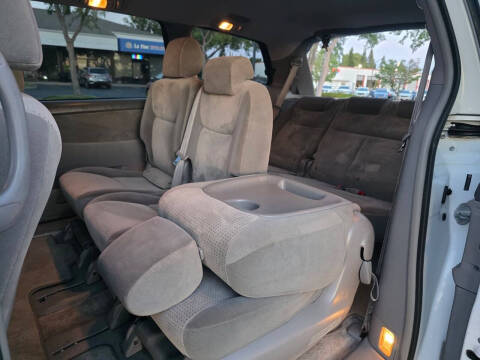 2007 Toyota Sienna LE 8-Passenger