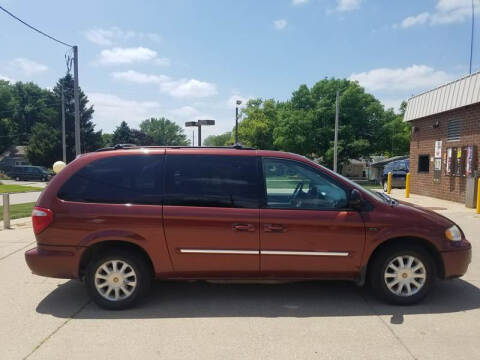 2007 Chrysler Town and Country for sale at RIVERSIDE AUTO SALES in Sioux City IA