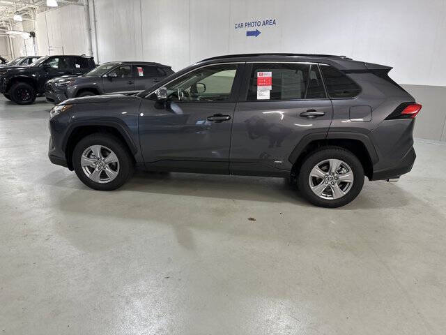 2025 Toyota RAV4 Hybrid XLE