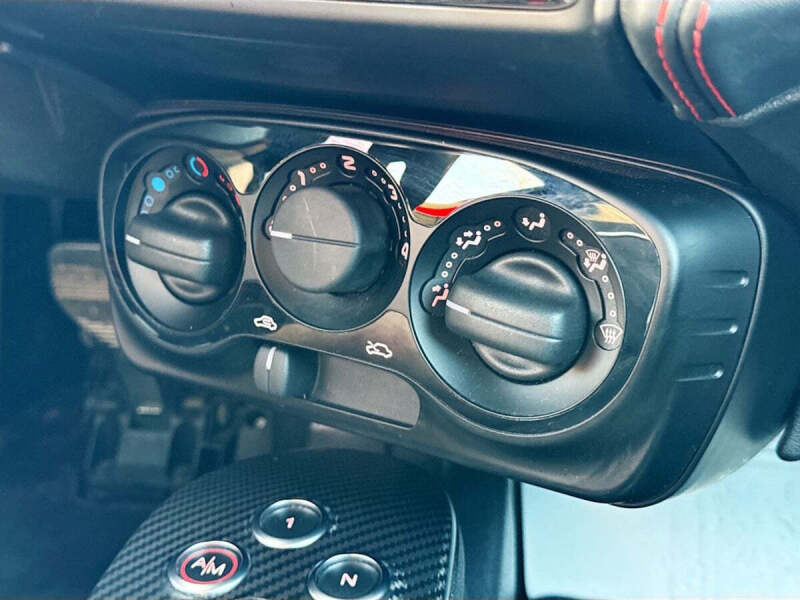 2015 Alfa Romeo 4C Launch Edition