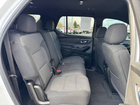 2022 Chevrolet Traverse LT Cloth