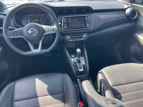 2020 Nissan Kicks SR