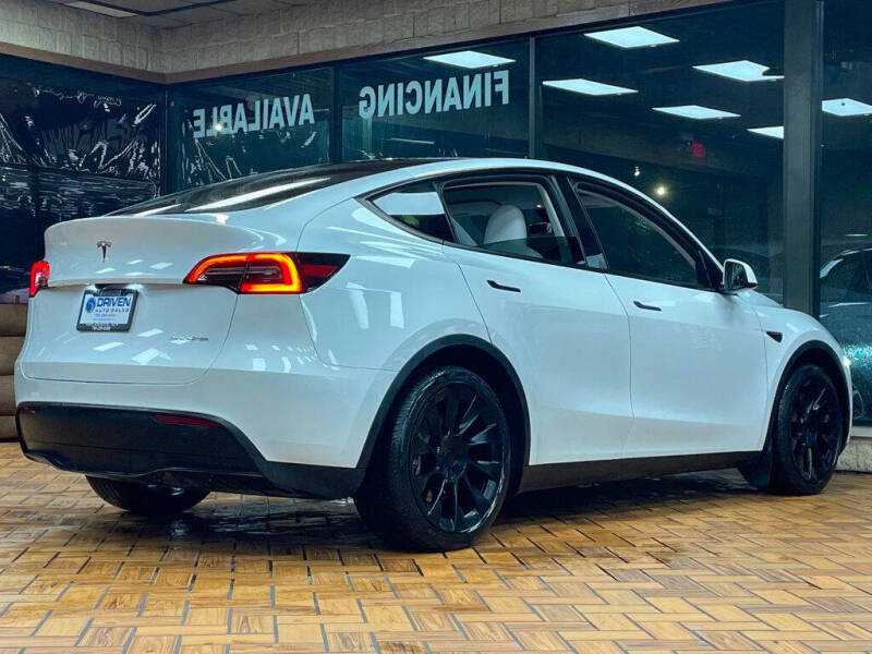 2024 Tesla Model Y Long Range