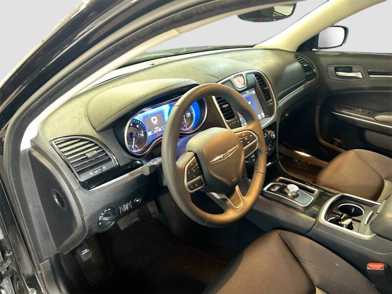 2023 Chrysler 300 Touring