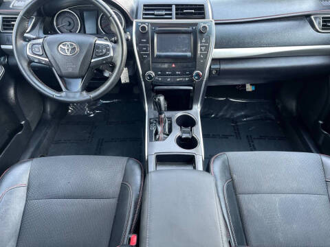2017 Toyota Camry SE