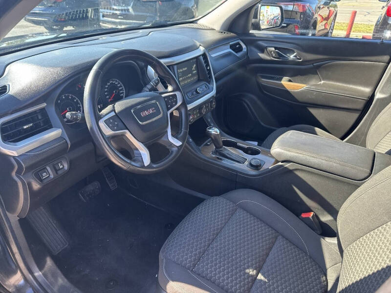 2017 GMC Acadia SLE-2