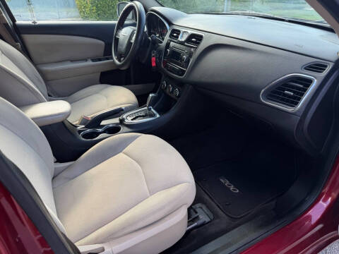 2014 Chrysler 200 LX
