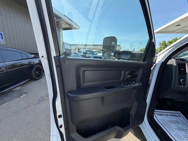 2012 RAM 3500 SLT