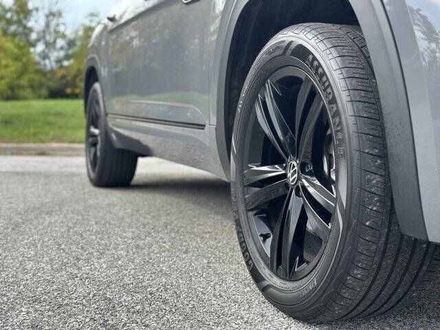 2023 Volkswagen Atlas Cross Sport V6 SEL R-Line Black 4Motion