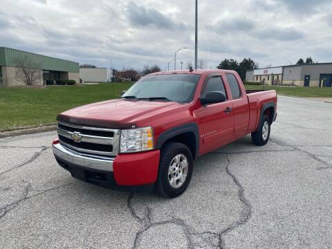 2008 Chevrolet Silverado 1500 for sale at JE Autoworks LLC in Willoughby OH