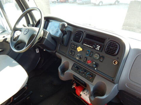 2019 Freightliner M2 106